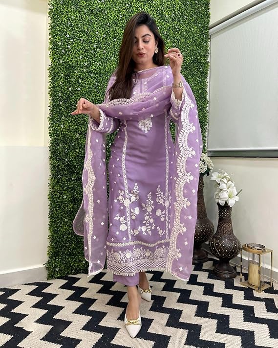 Women's Rayon Blend Straight Embroidered Kurta